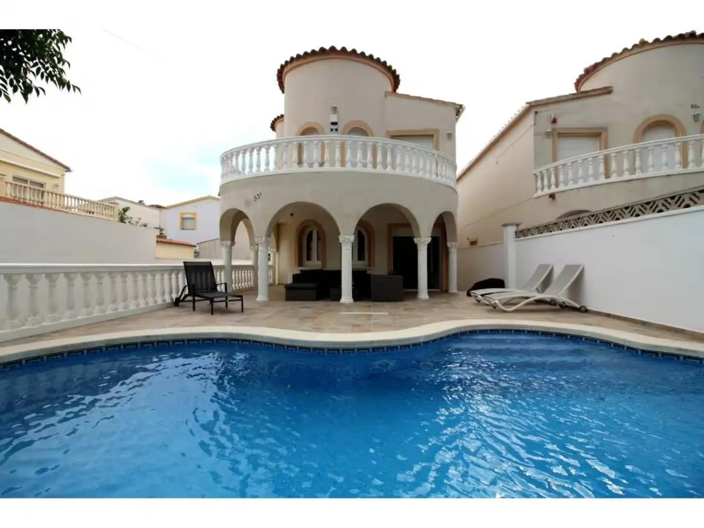 Grande Villa Familiale Avec Piscine, Pres Plage Et Canaux Empuriabrava